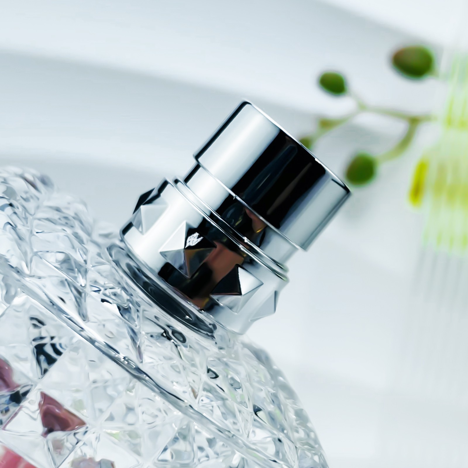 luxury crystal perfume bottle