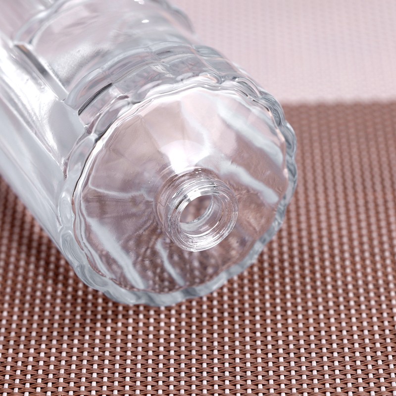 magnetic cap perfume bottle