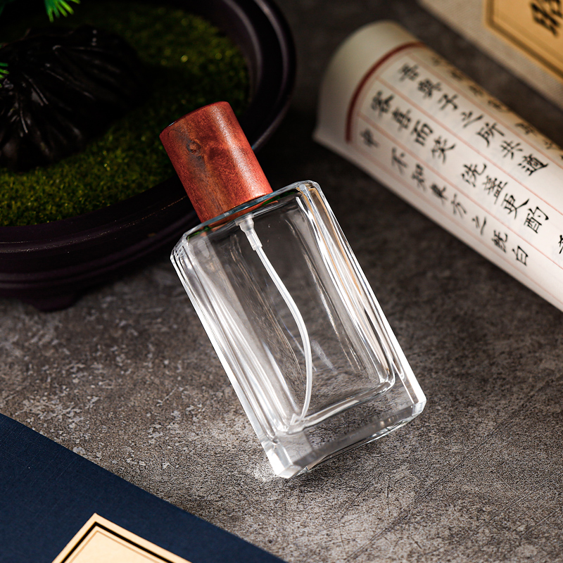Custom 50ml Perfume Bottle With Silver Collar And Sprayer