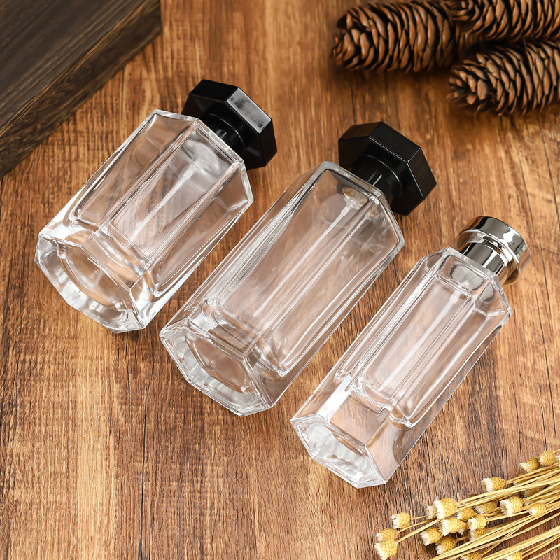 Refillable 100ml Perfume Bottle With Frosted Glass Finish