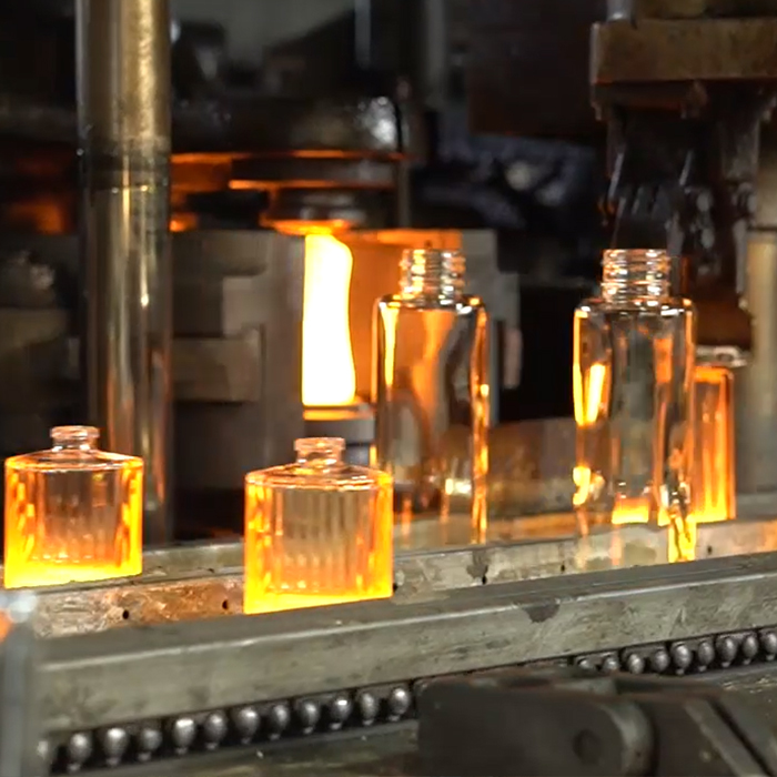 How to Customize Your Own Perfume Bottle Design