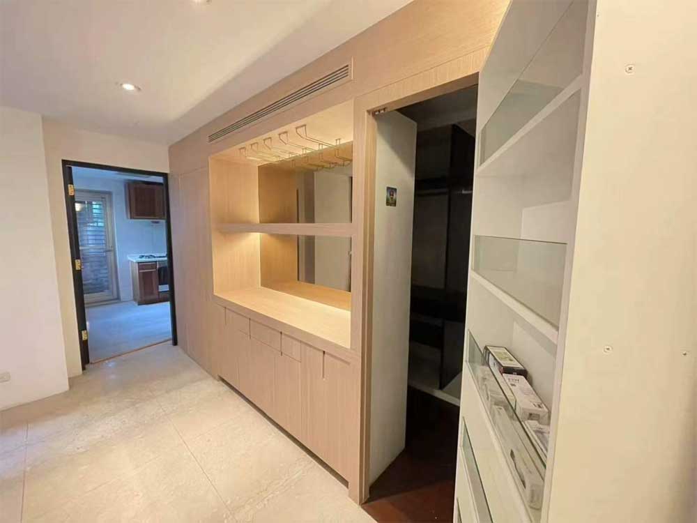 ¿Cómo puede la lámina autoadhesiva para interiores ESTRY transformar paredes, armarios, muebles y puertas?
