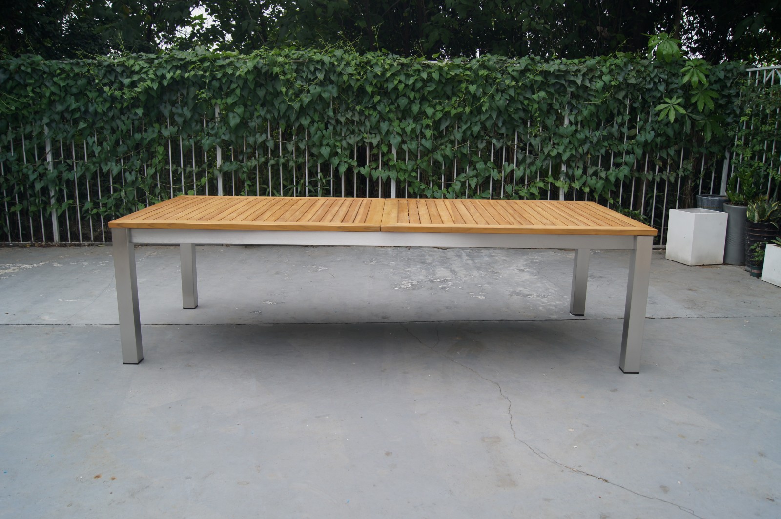 teak extendable outdoor dining table