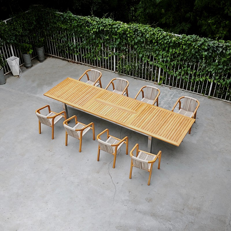 outdoor extendable table