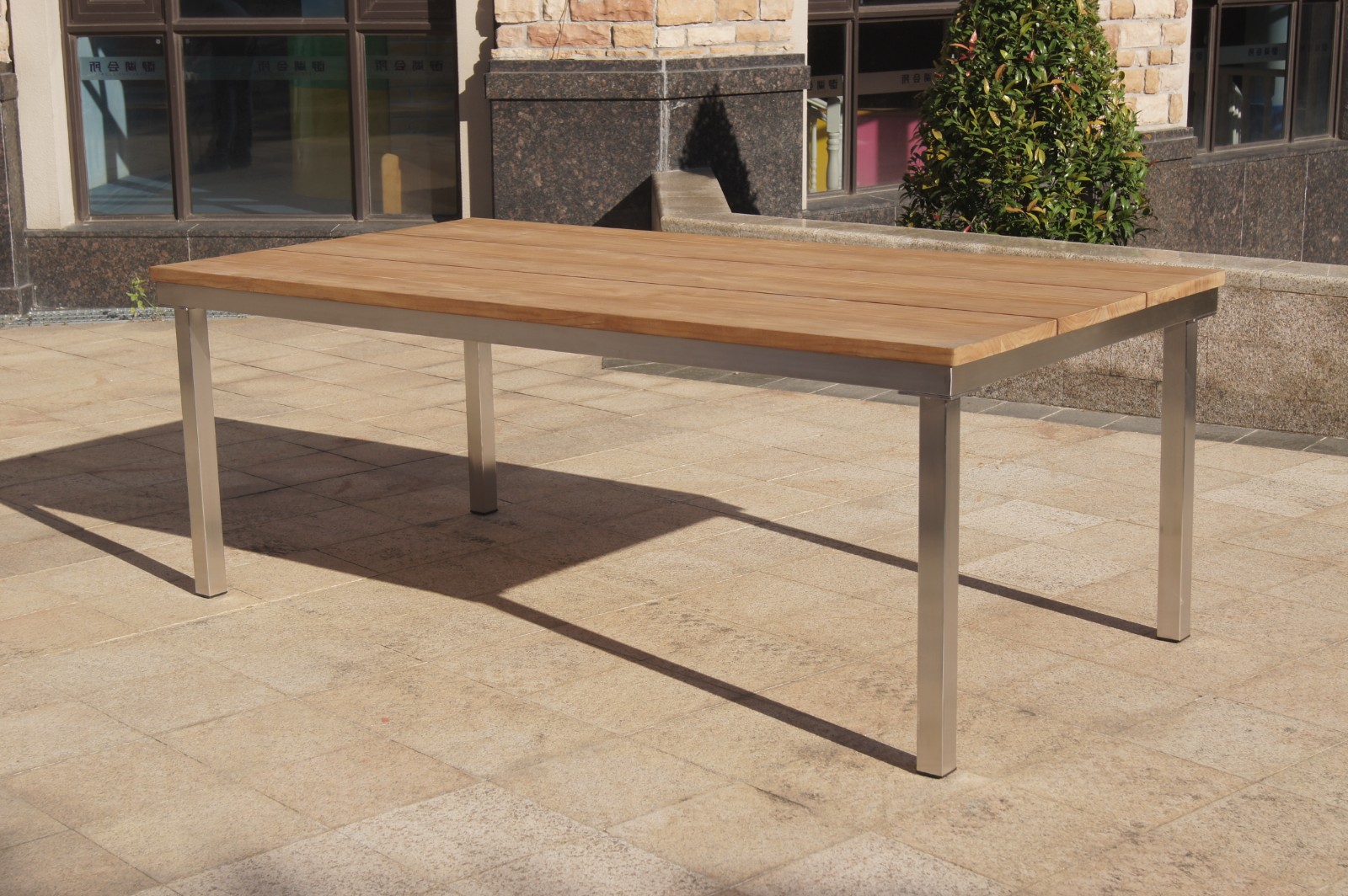 outdoor metal table