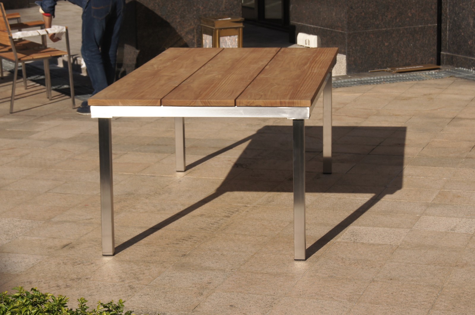 metal outdoor dining table