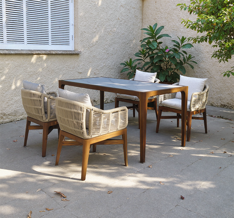 How to make an outdoor table look nice