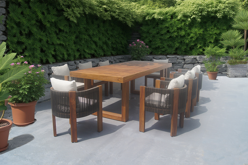 outdoor teak table