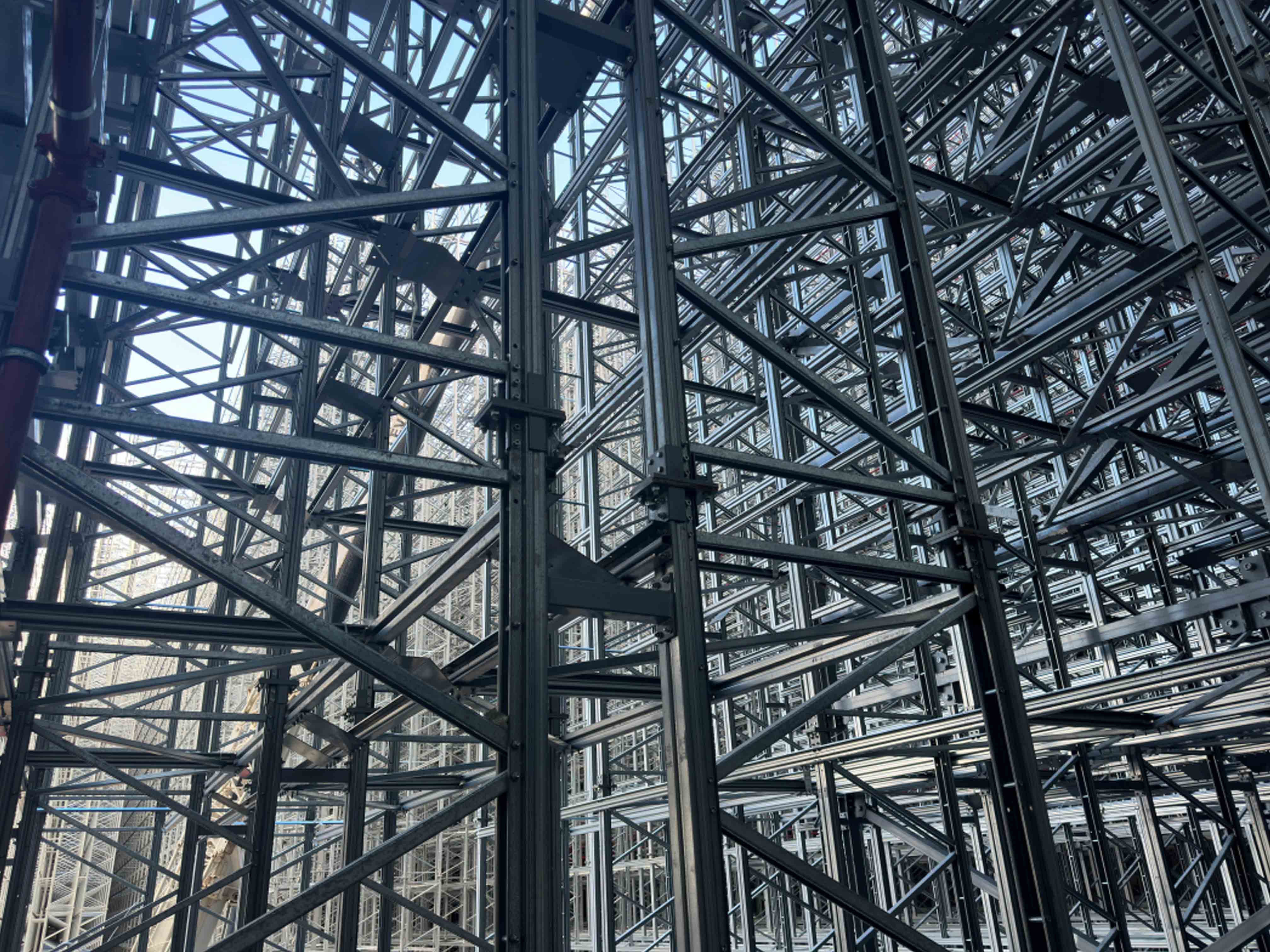 Shelf supports warehouse
