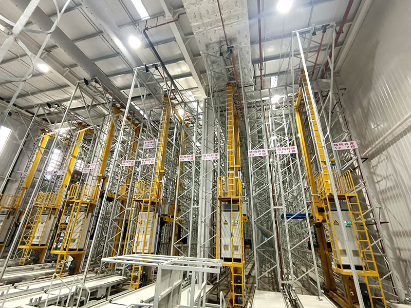 Shelf supports warehouse