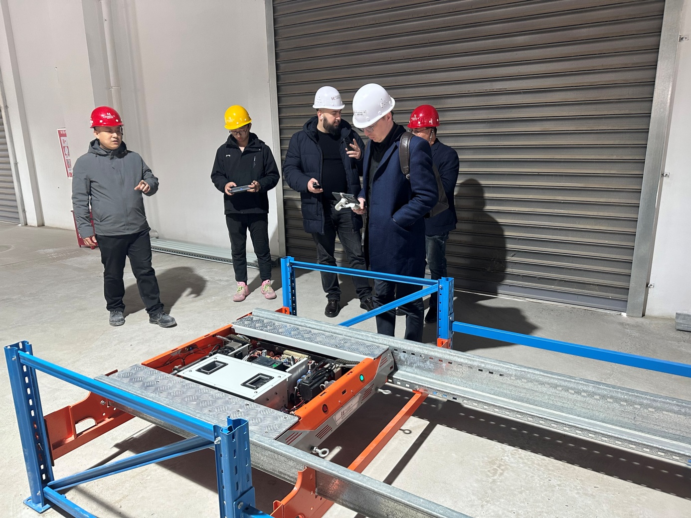 HEGERLS provides clients with smart warehouse operational training