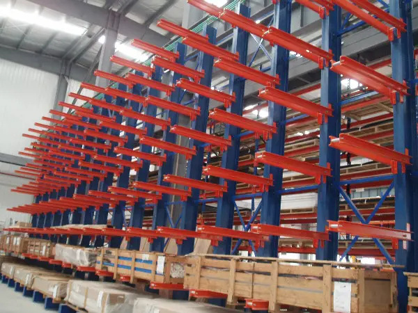 Heavy-duty cantilever racks storing pipes and lumber