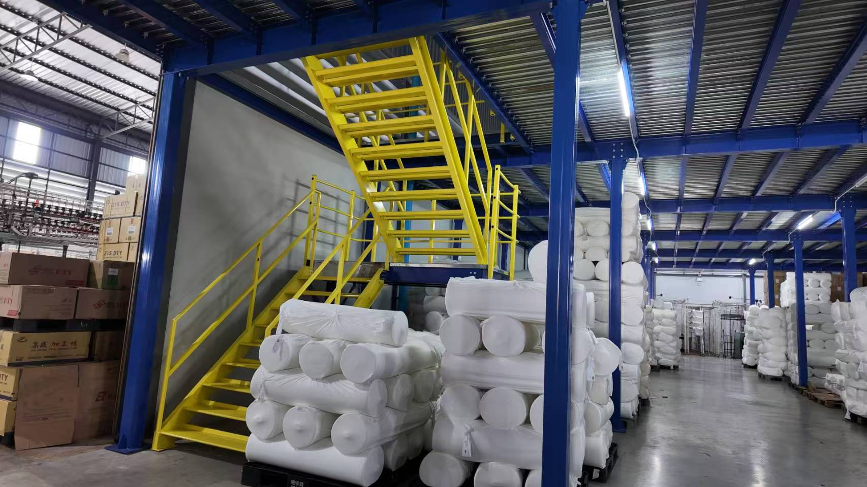 HEGERLS steel platform installed in apparel warehouse to double storage space