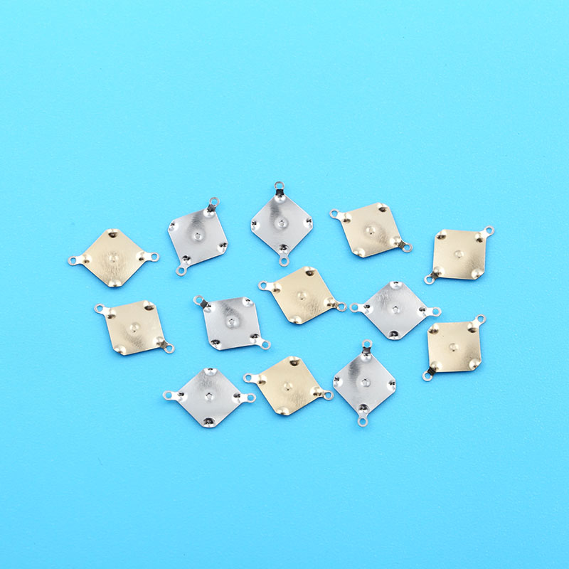 Cúpula metálica cuadrilátera