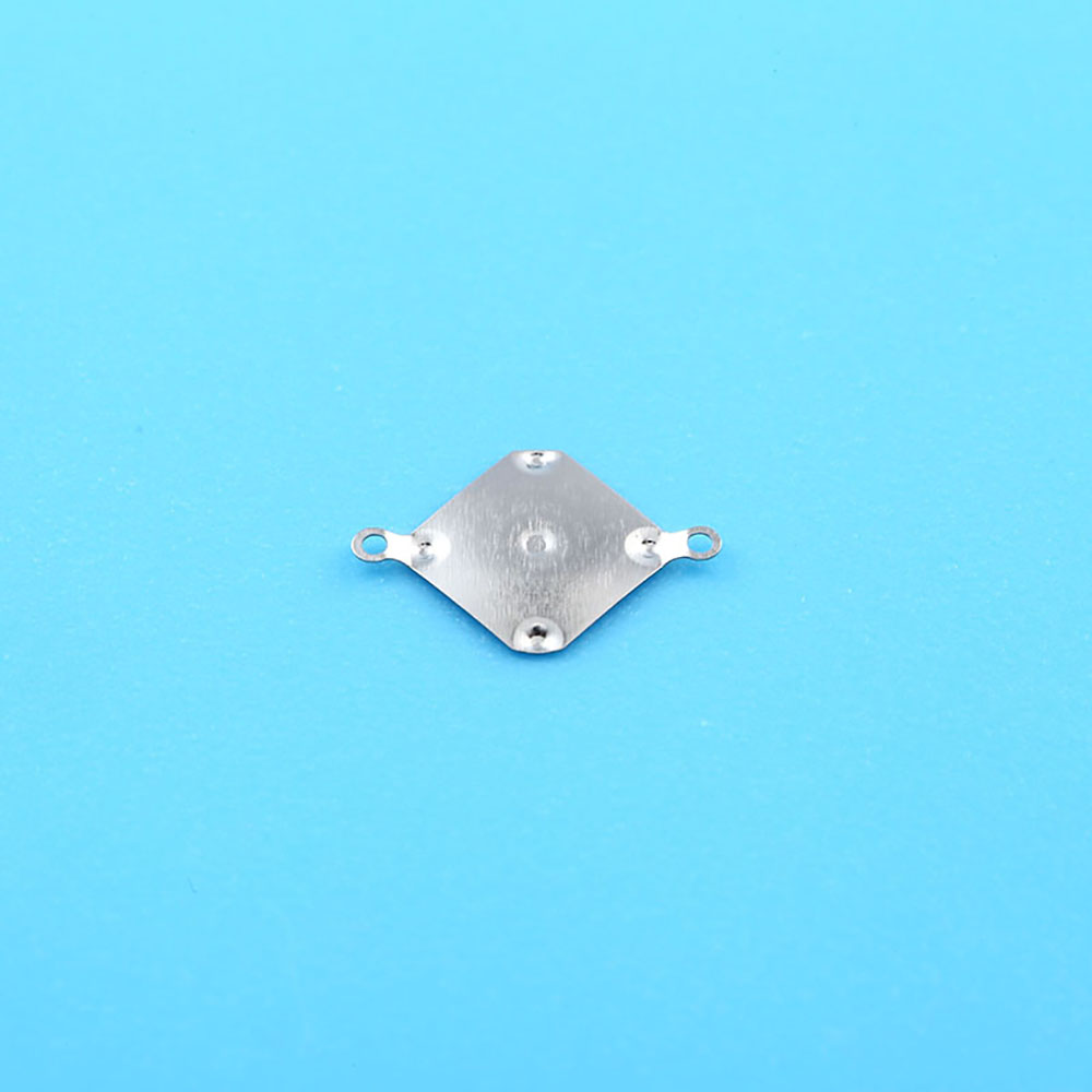 Cúpula metálica cuadrilátera