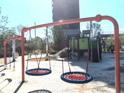 Park kids climbing structures Park kids climbing structures