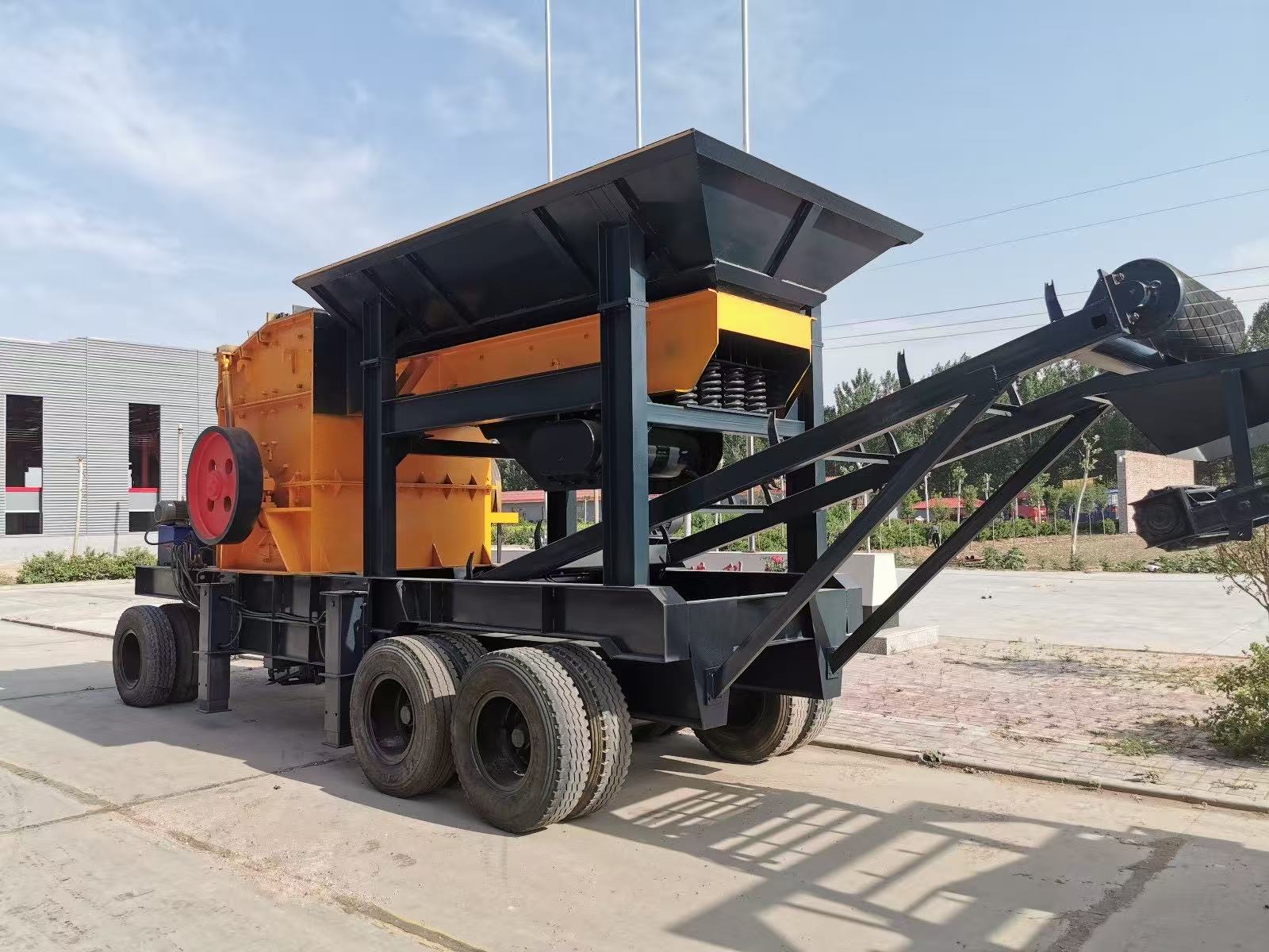 Compact Mobile Sand Making Machine