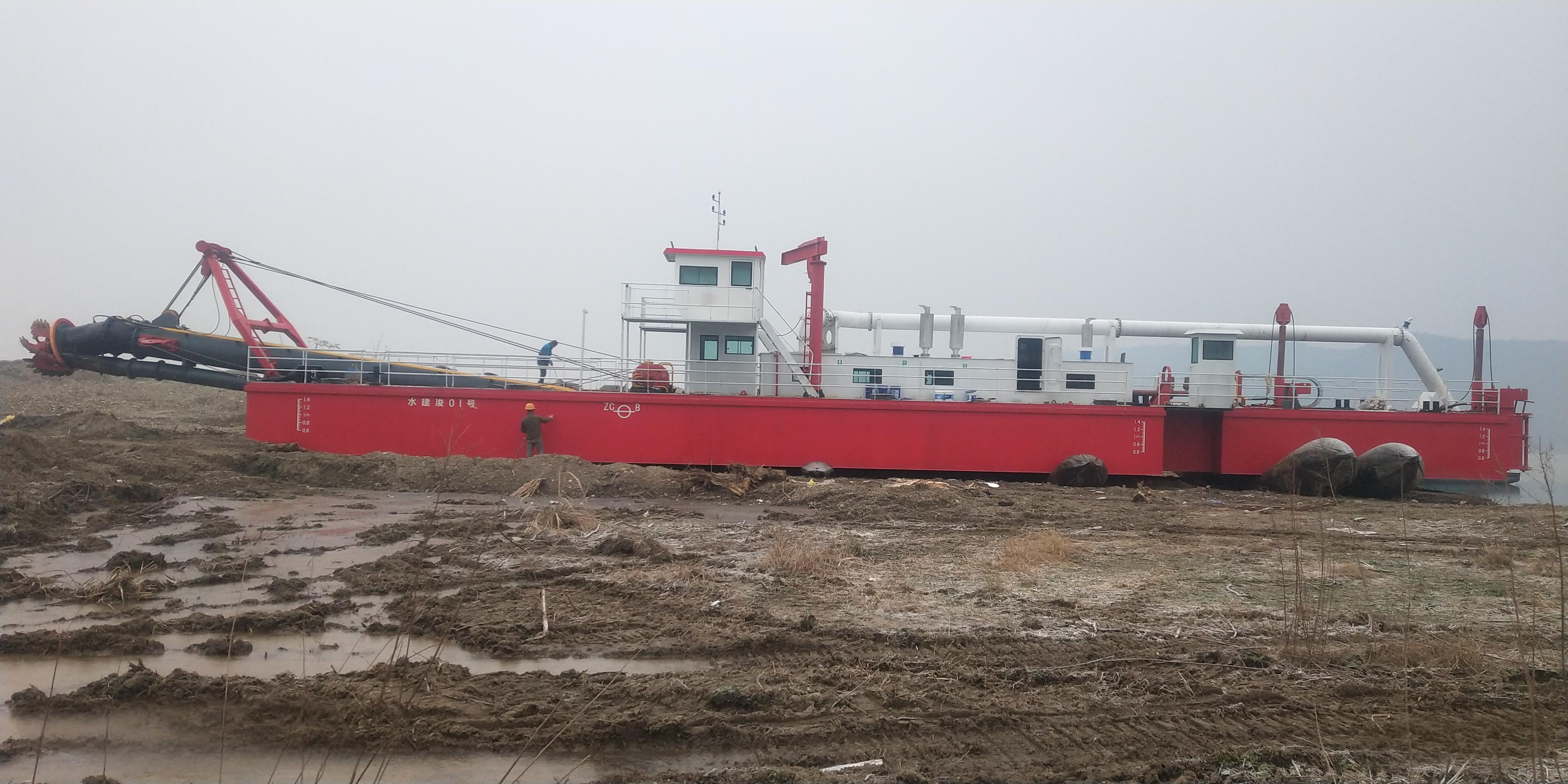 Amphibious Dredgers
