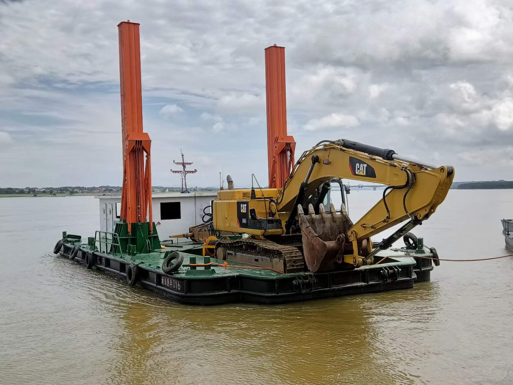 Amphibious Excavator Amphibious Excavator