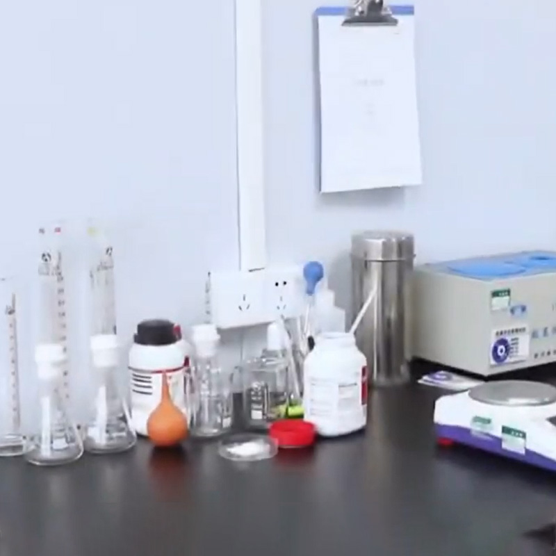 Lilin melindungi tangan Anda dan melembabkan