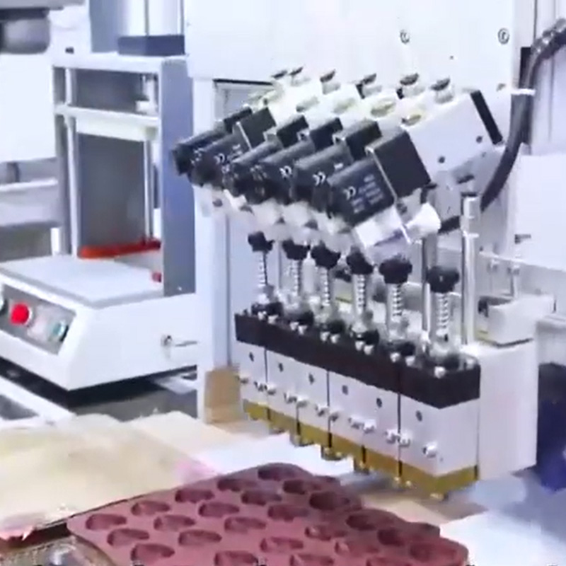 Spesialisasi dalam produksi kosmetik berbasis lilin dan pengemulsi kosmetik