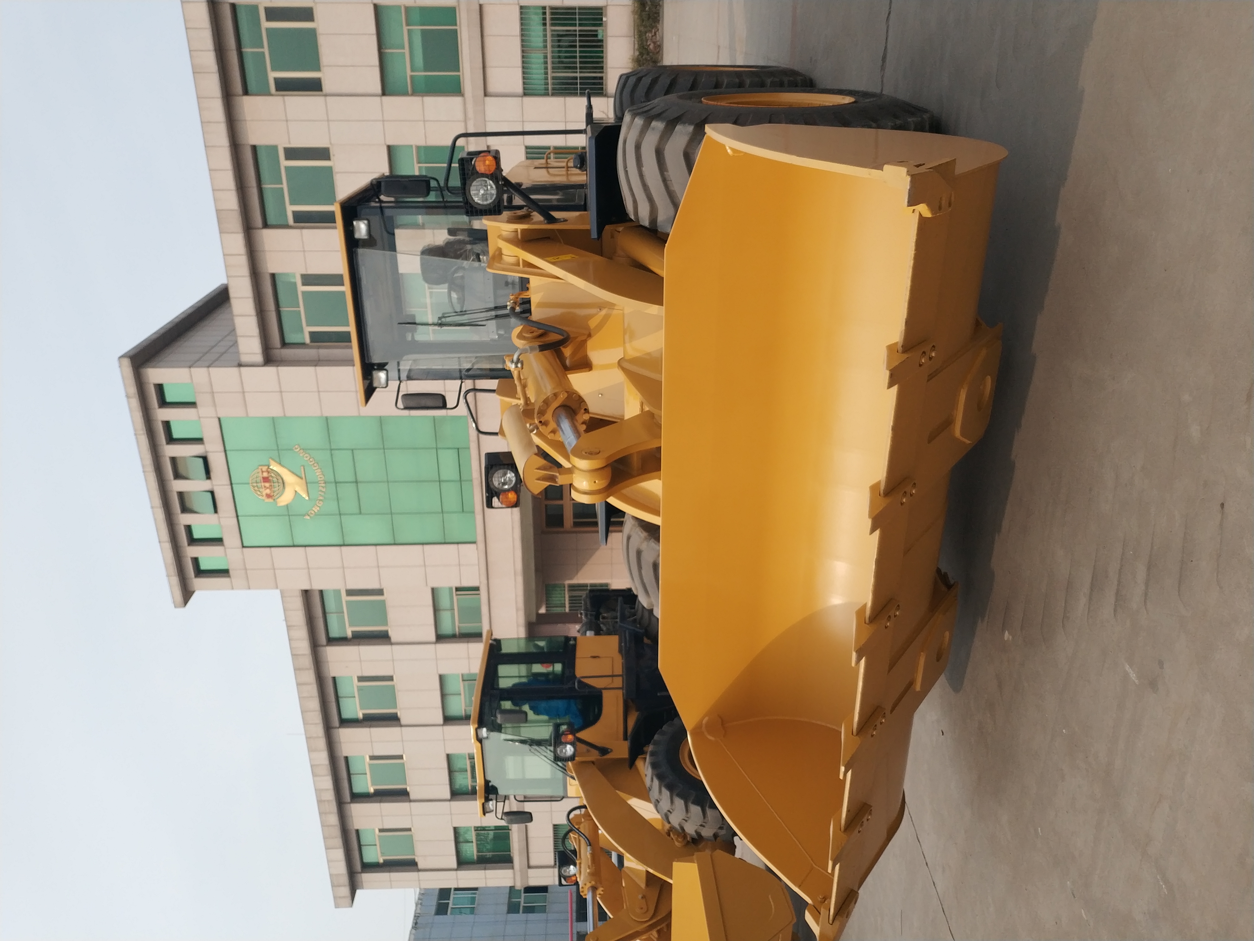 big wheel loader