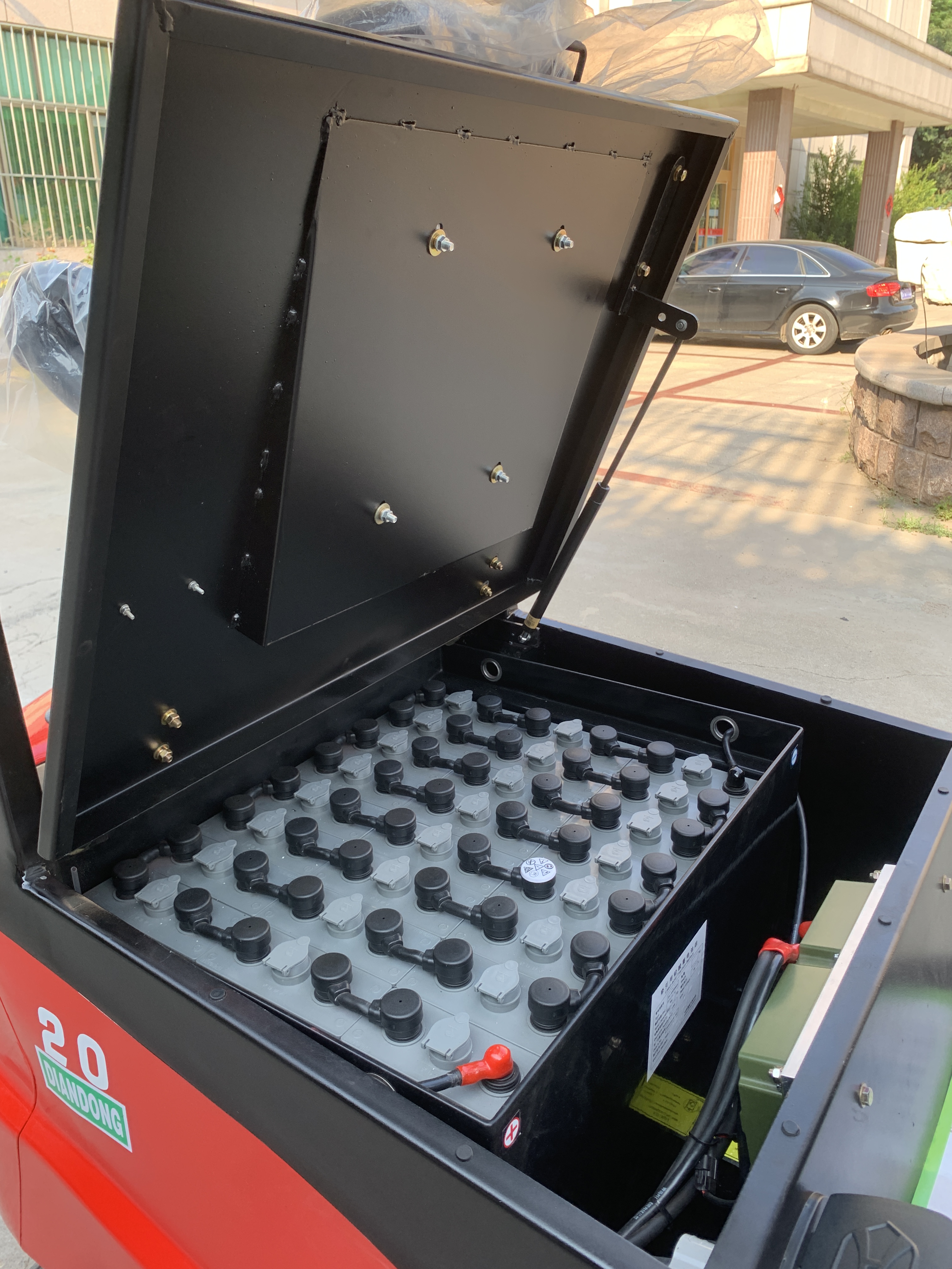 buy electric forklift