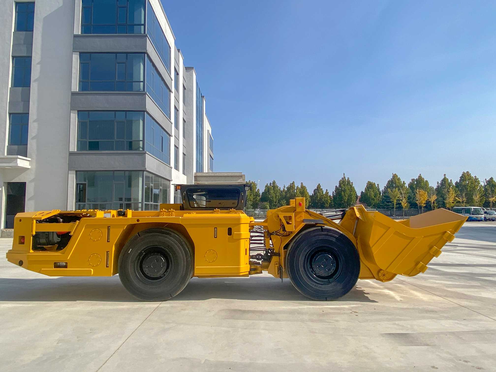 Low Profile Underground LHD Loader