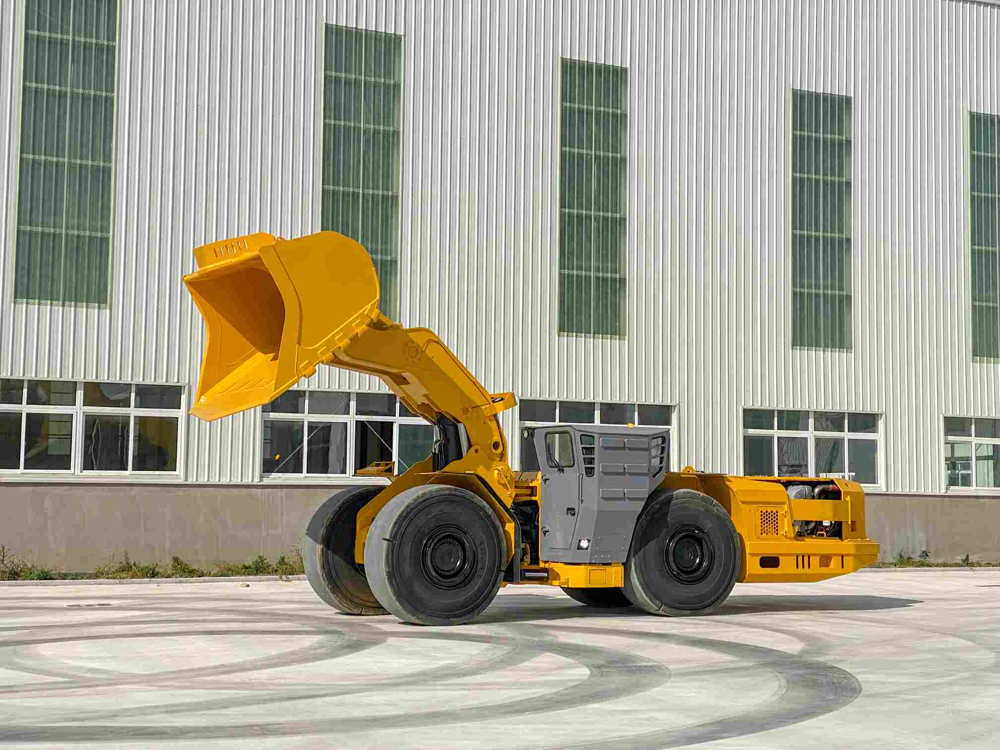 Articulated Compact Diesel Underground Gold Copper Mining LHD Loader