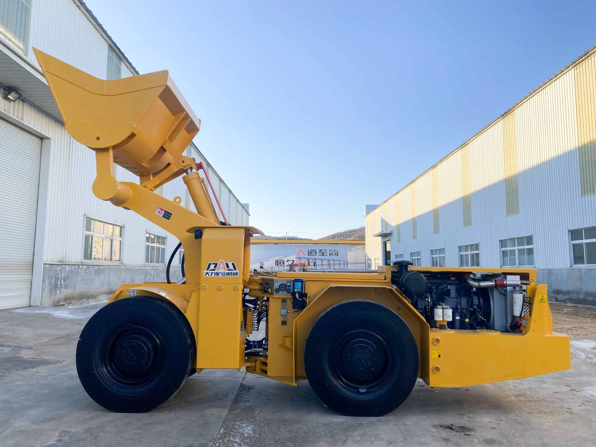 Compact Low Profile Mining Loader Articulated Underground Mining Scoop