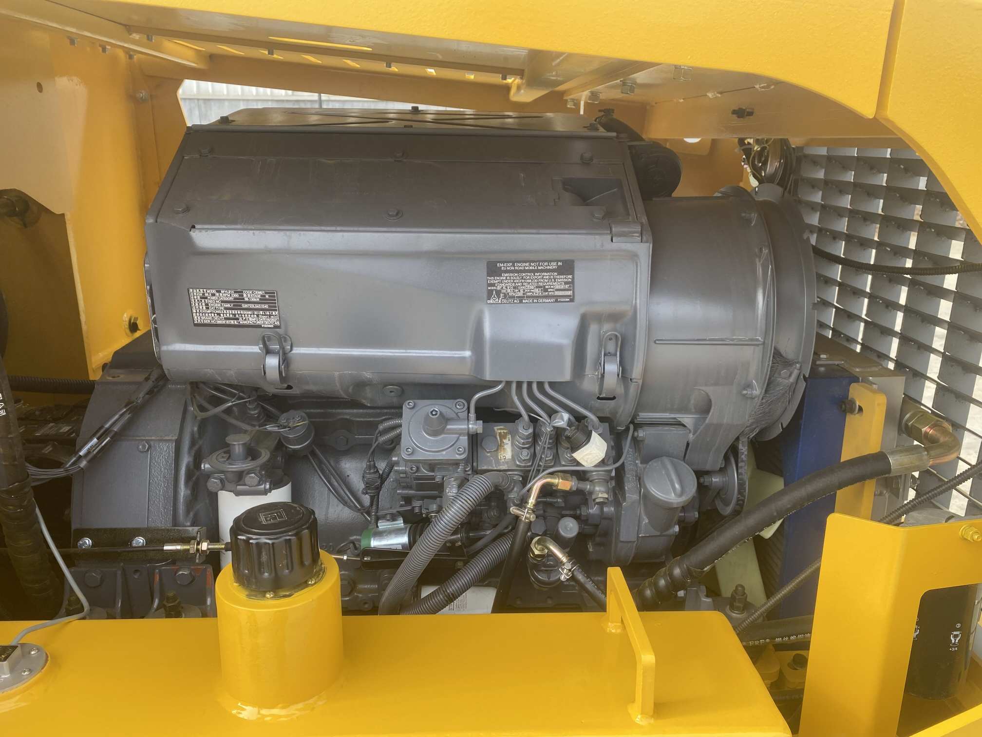 Subterranean Mining Equipment 1cbm Diesel Scooptram With Deutz Engine