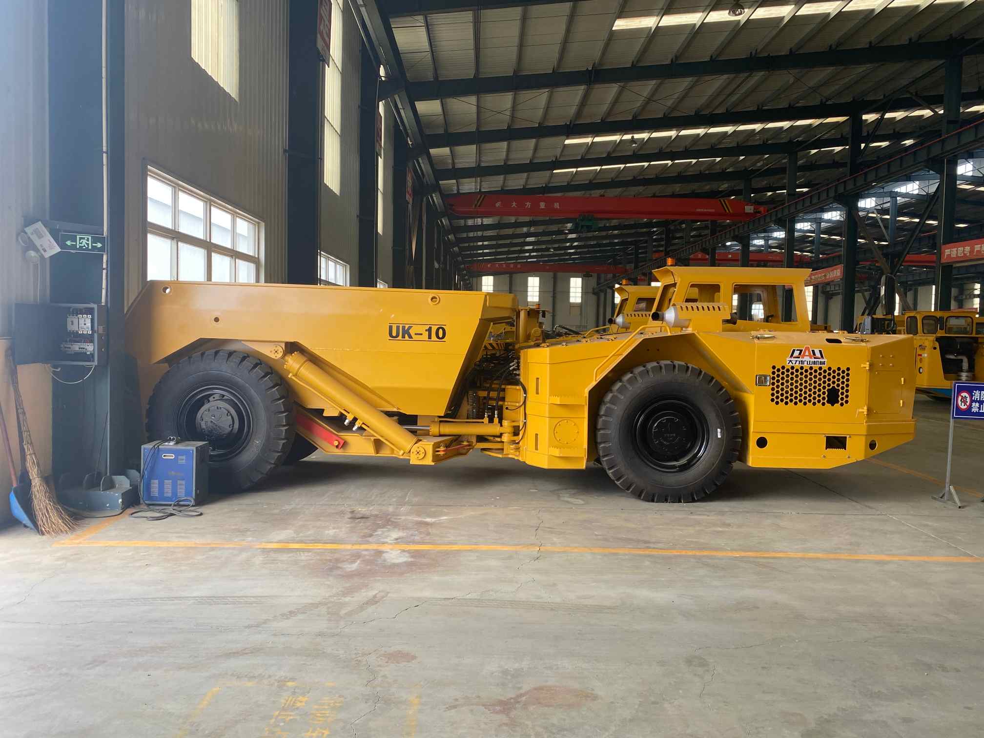 Factory Customized Gold Mines Articulated Underground Mining Dump Truck