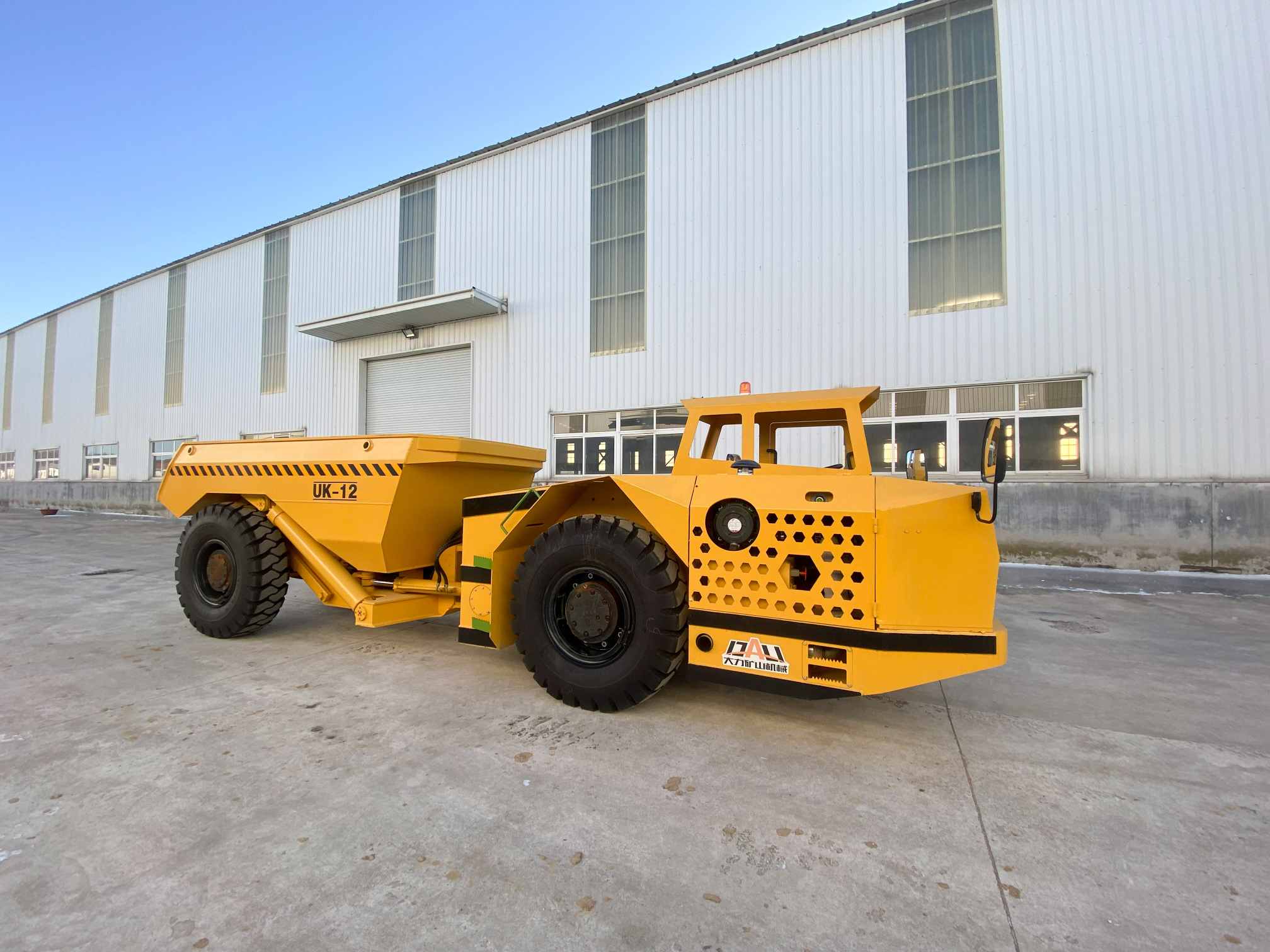 Low Profile 4 Wheels Compact Mining Dump Truck For Underground Mine
