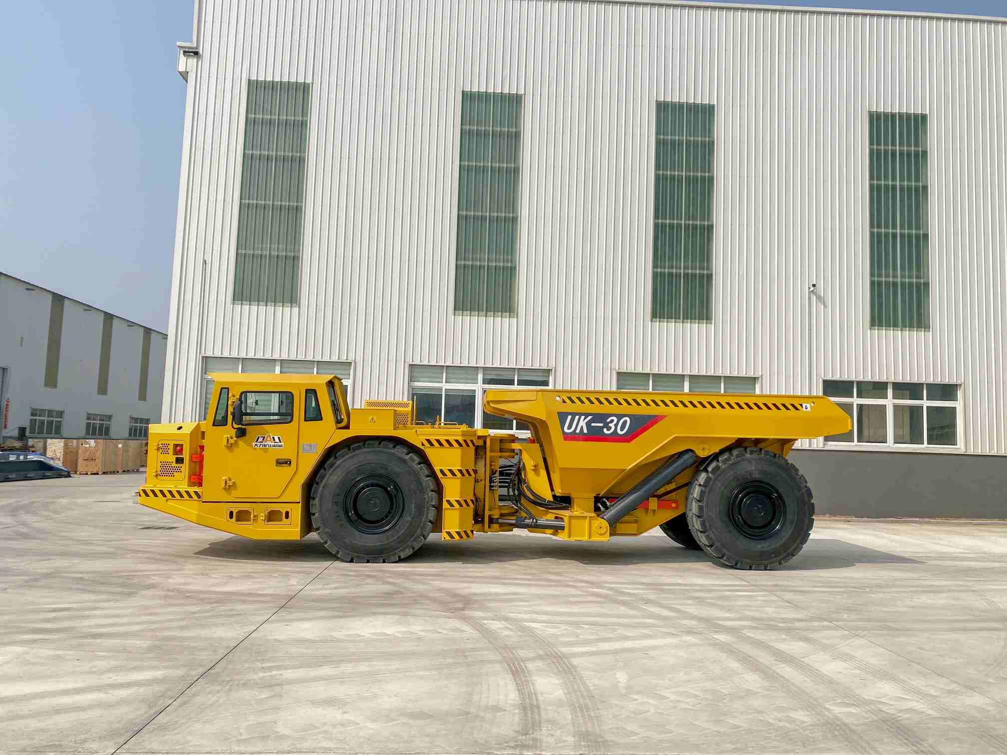 Factory Articulated Diesel Dumper Truck For Underground Mining