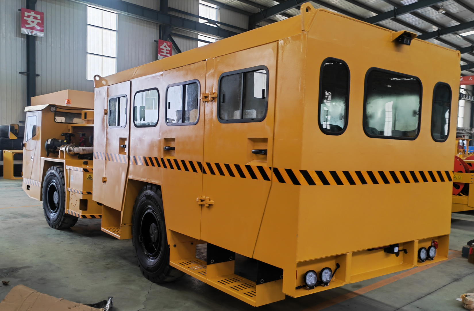 personnel carriers underground personnel carriers underground