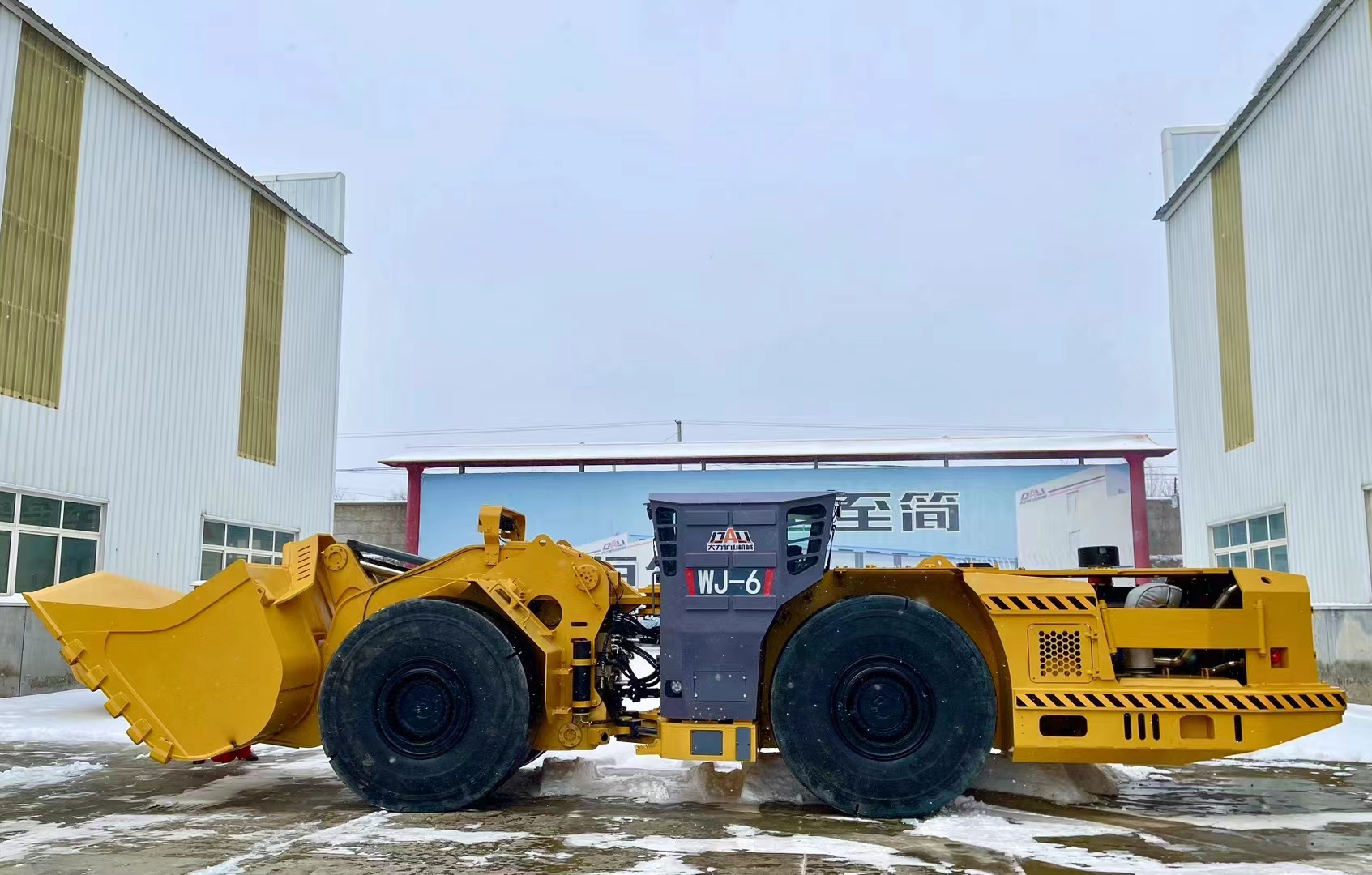Articulated underground lhd loader