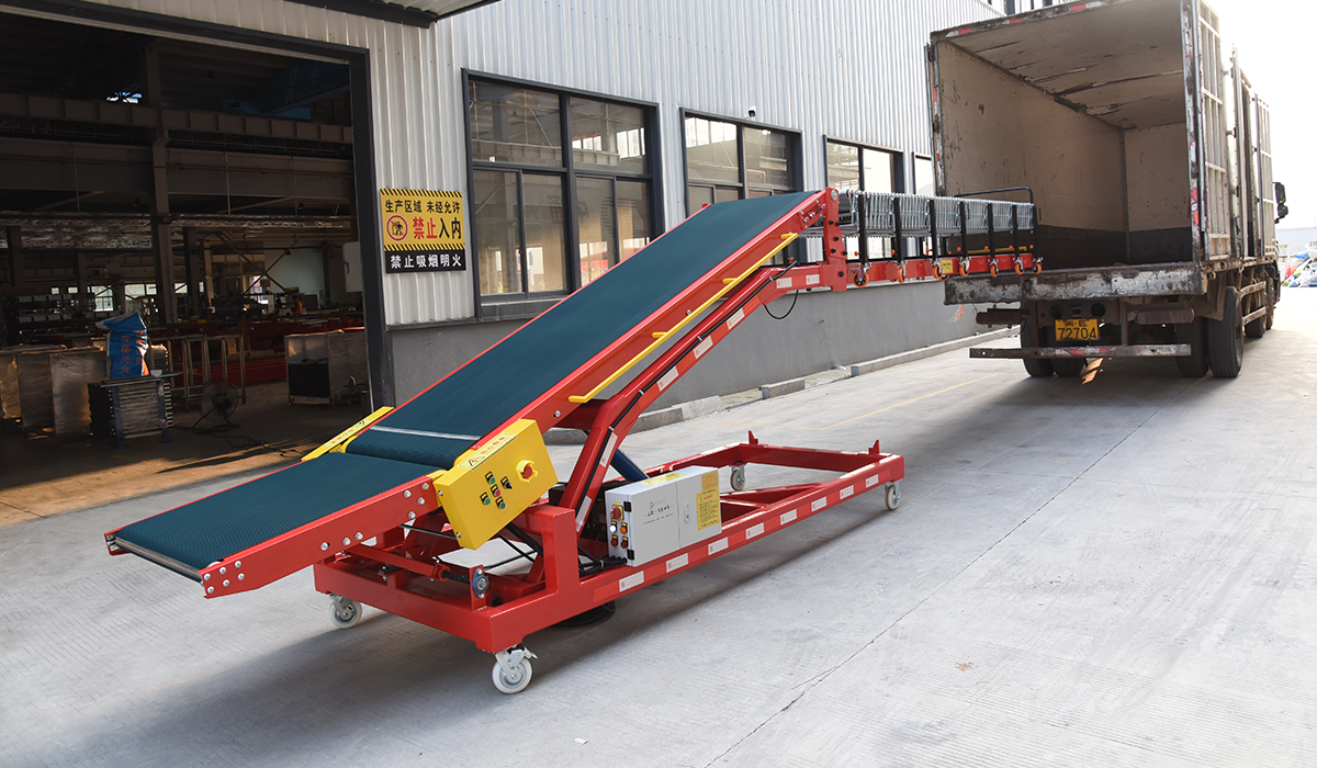 conveyor for loading and unloading