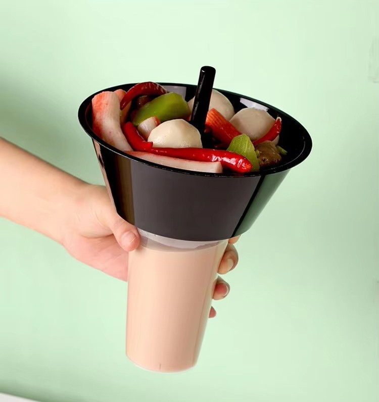 Disposable Hot Pot Snack Milk Tea Cup With Lids and Straws Fruit Salad Plastic Cup With Snack Tray