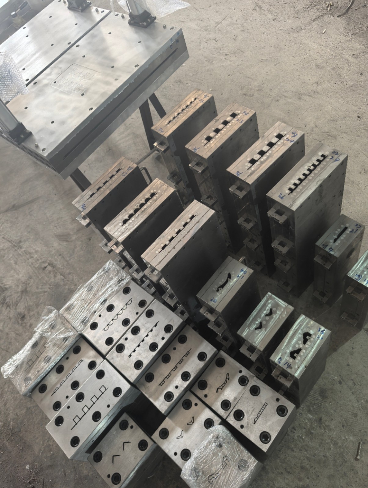 High-Precision Grating Molds