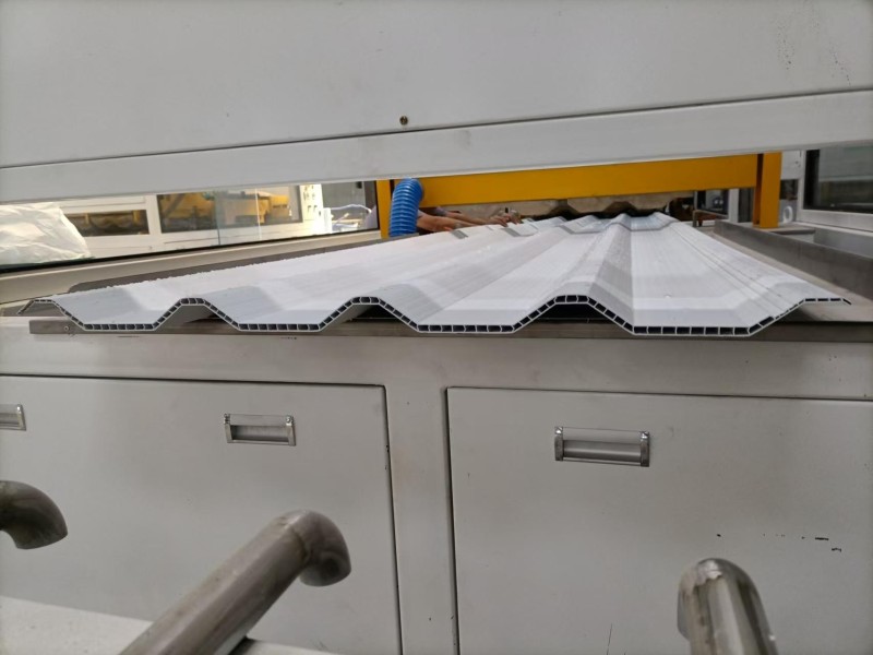 CoExtruded PVC Hollow Tile ASA Corrugated Roofing Molds High Precision UV Resistant and LongLasting Performance