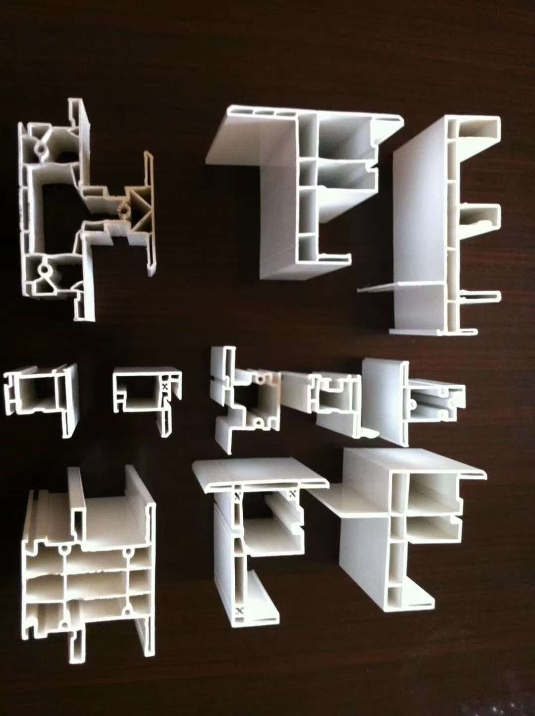 Custom Engineering Plastic Molds