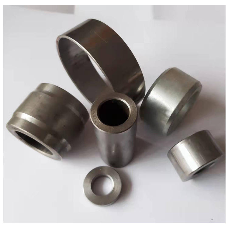 Steel bar coupler of mechanical thread rolling machine is reinforced by rotating sleeve rod of steel bar splicing threading machine