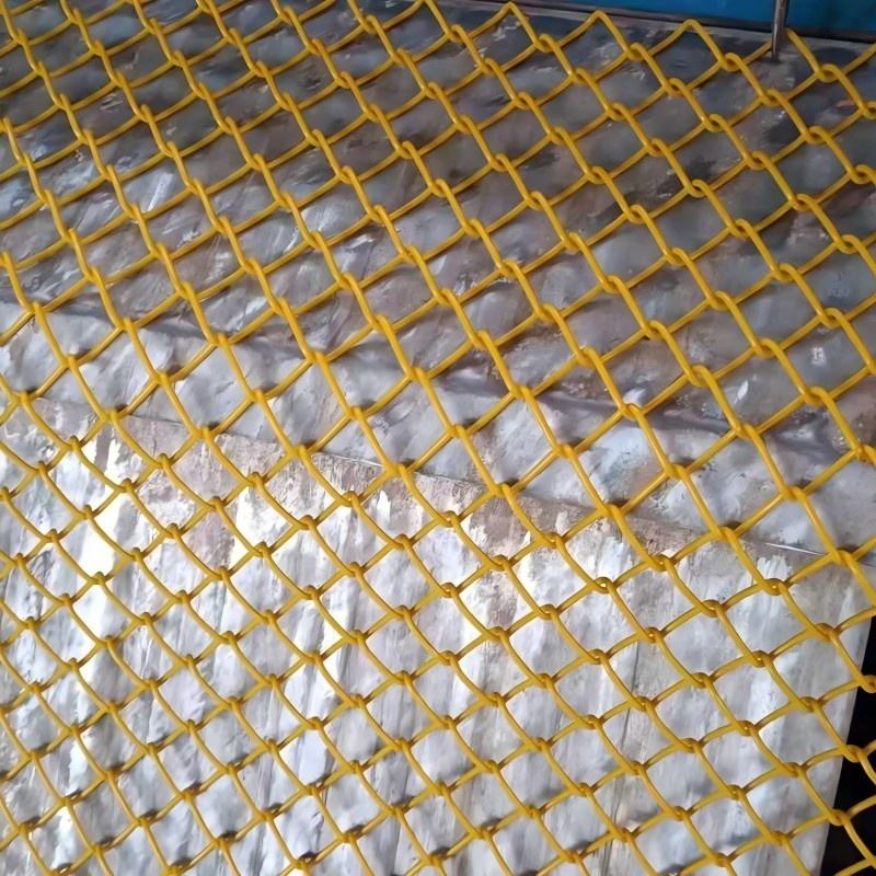 Chicken Coop Wire Mesh Hot Dip Galvanized Welded Mesh Roll Poultry Animal Netting, Garden Fence, Basketball Court Fence