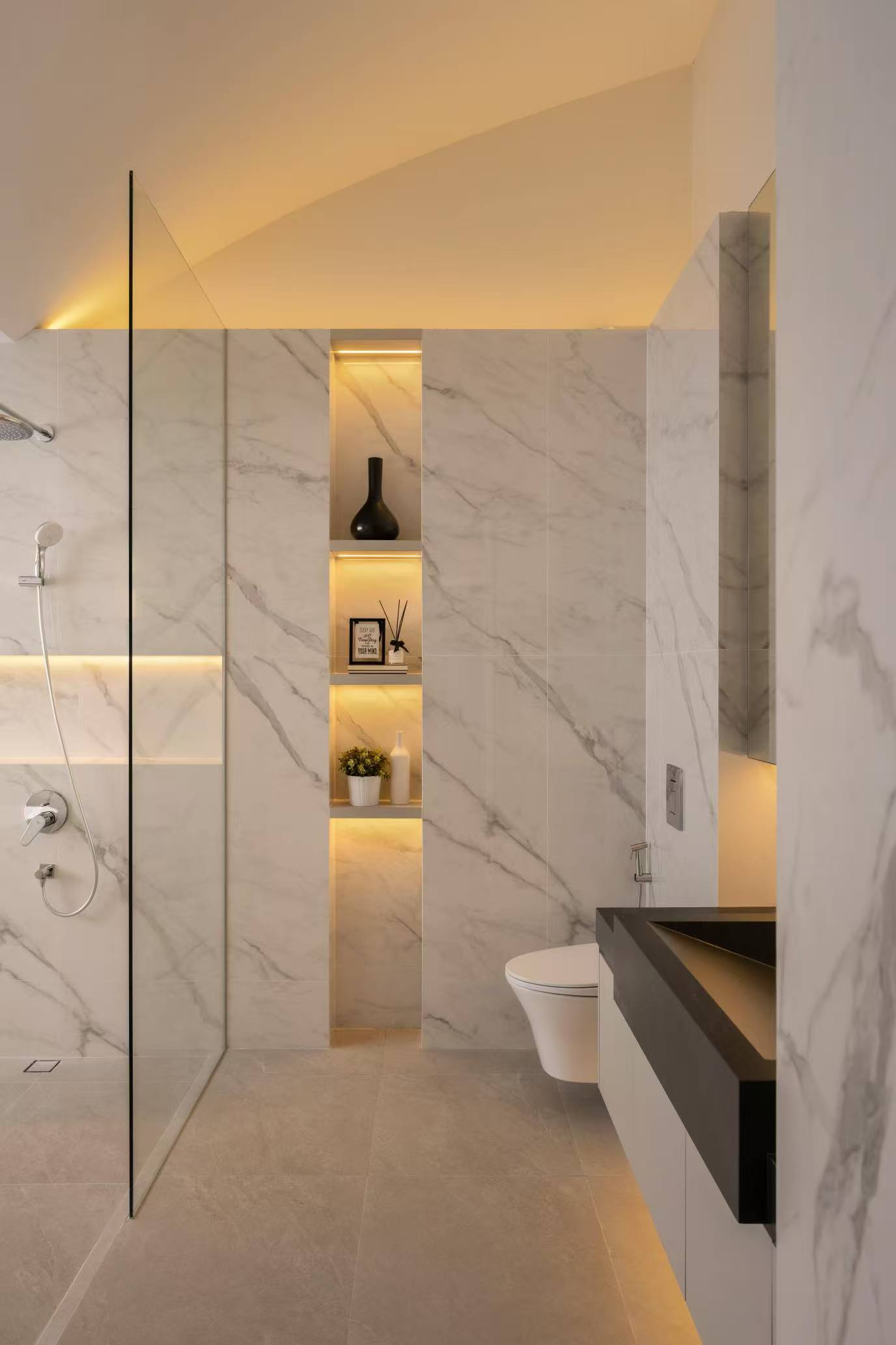 தனிப்பயன் குளியலறை சேமிப்பு அலமாரிகள்