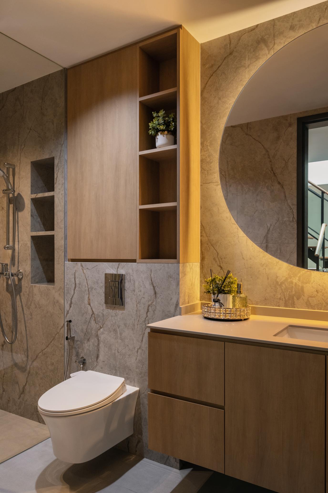 தனிப்பயன் குளியலறை சேமிப்பு அலமாரிகள்