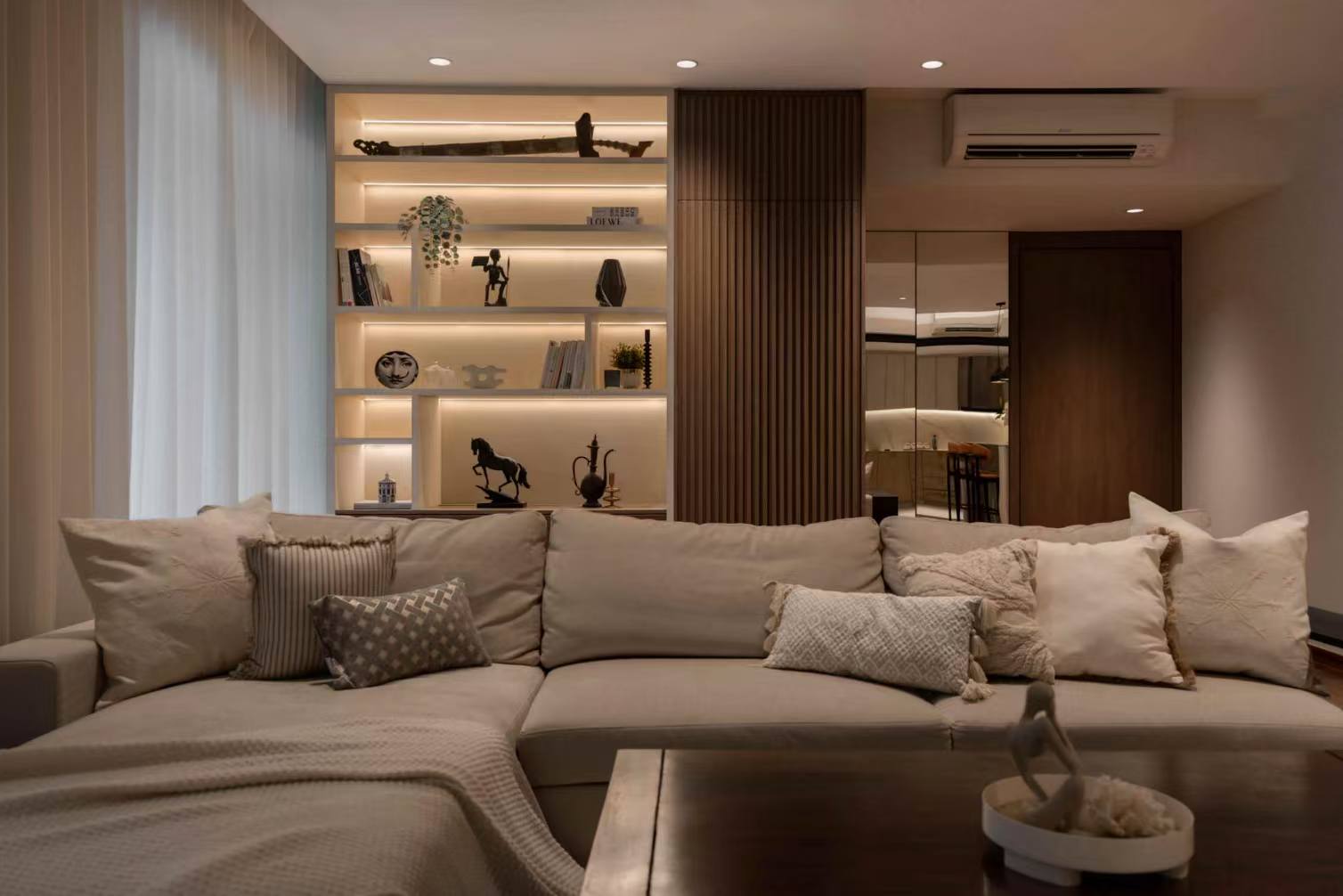 Custom Living Room Cabinets: Tailored Storage Solutions