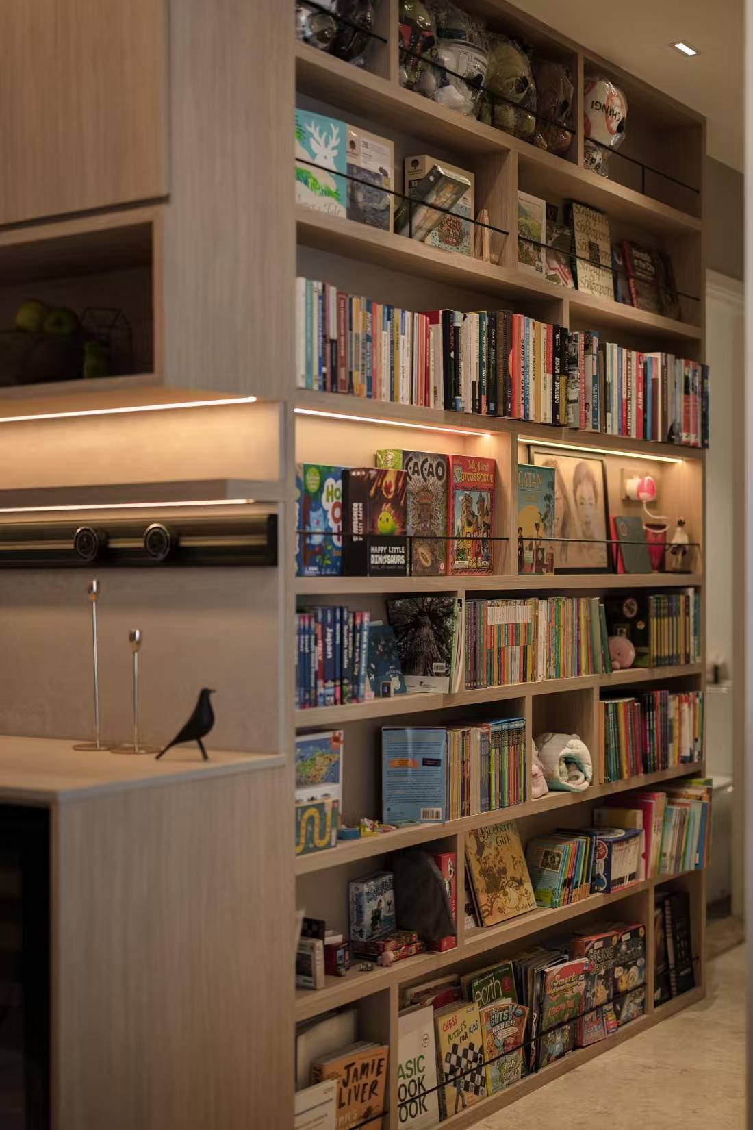 Bespoke Living Room Cabinetry: Elevate Your Space Style