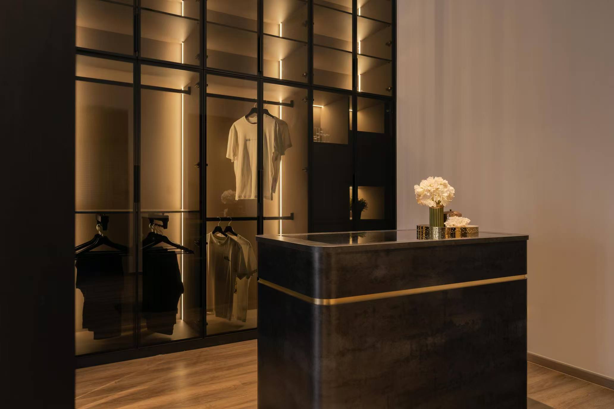 Premium Custom Bedroom Wardrobes - Maximize Organization in Your Sleep Area