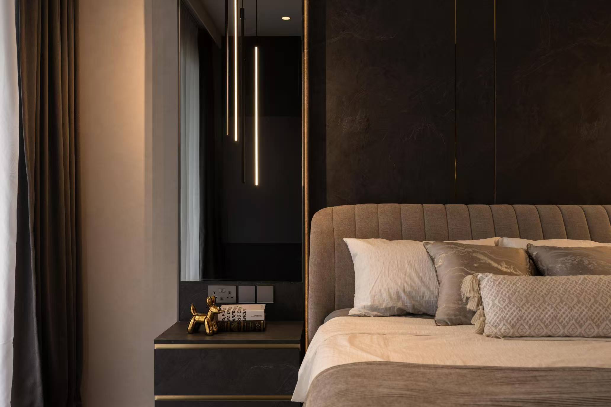 Premium Custom Bedroom Wardrobes - Maximize Organization in Your Sleep Area