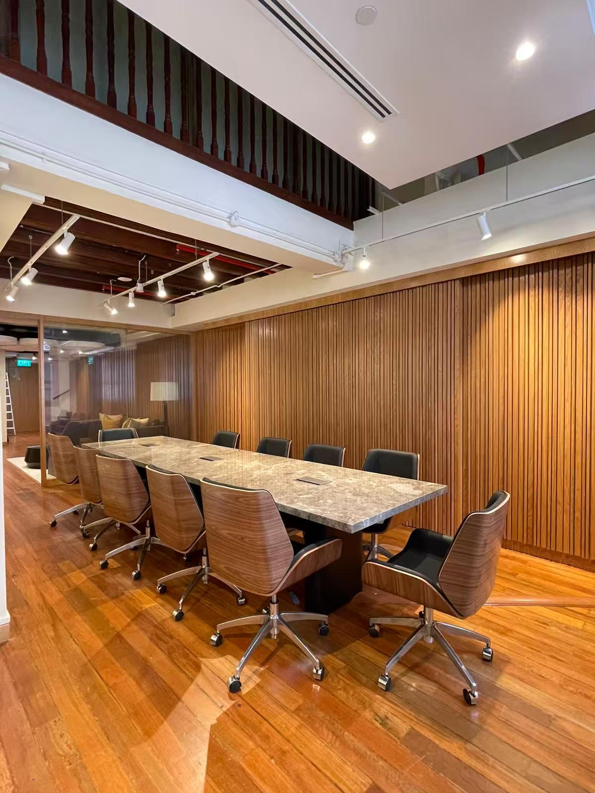 தனிப்பயன் வணிக அலுவலக அலமாரிகள் - தொழில்முறை இடங்களுக்கு ஏற்றவாறு வடிவமைக்கப்பட்ட சேமிப்பு